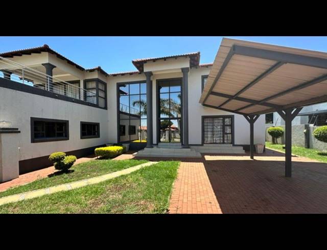 5 BEDROOM FREEHOLD FOR SALE IN WATERBERRY COUNTRY ESTATE